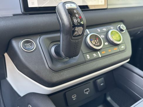 Used 2022 Land Rover Defender 90 S AWD/4WD image 20