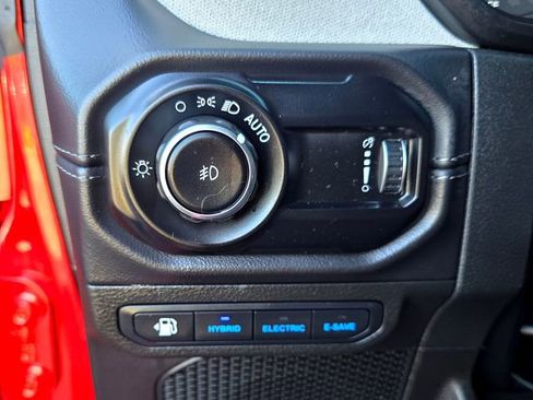 Certified 2025 Jeep Wrangler Unlimited Sahara image 18