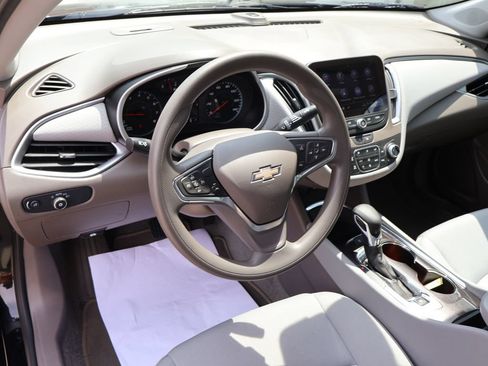 Certified 2025 Chevrolet Malibu LT FWD image 22