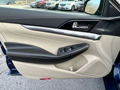Used 2020 Nissan Maxima 3.5 SV w/ Floor Mat Group FWD image 12