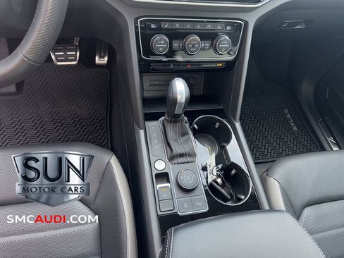 Used 2023 Volkswagen Atlas SEL Premium image 24