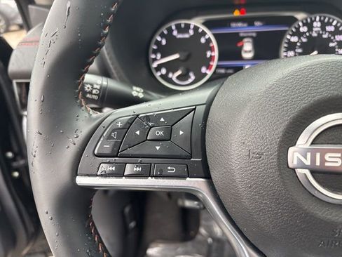 Used 2025 Nissan Sentra SR image 17