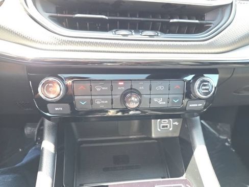 Used 2025 Jeep Compass Limited w/ Driver Assist Group I AWD/4WD image 29