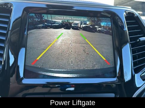 Used 2019 Jeep Cherokee Limited image 18