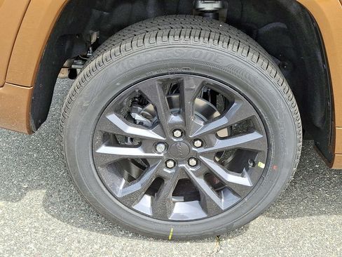 New 2026 Jeep Grand Cherokee Limited AWD/4WD image 5