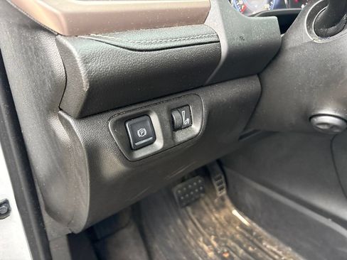 Used 2017 GMC Acadia Denali w/ Technology Package AWD/4WD image 18