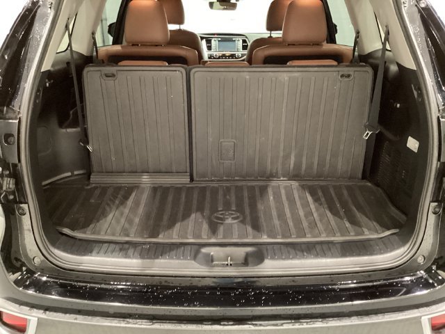 Used 2018 Toyota Highlander Limited Platinum AWD/4WD image 13