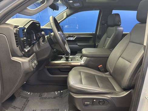 Used 2024 Chevrolet Silverado 1500 LT Trail Boss w/ LT Trail Boss Premium Package image 12