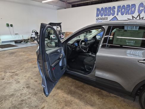 Used 2025 Ford Escape Active FWD image 8