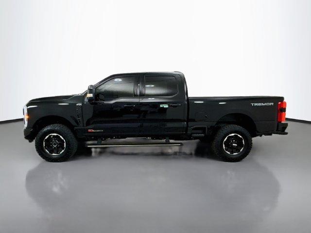 Certified 2026 Ford F350 Platinum w/ Tremor Off-Road Package AWD/4WD image 4