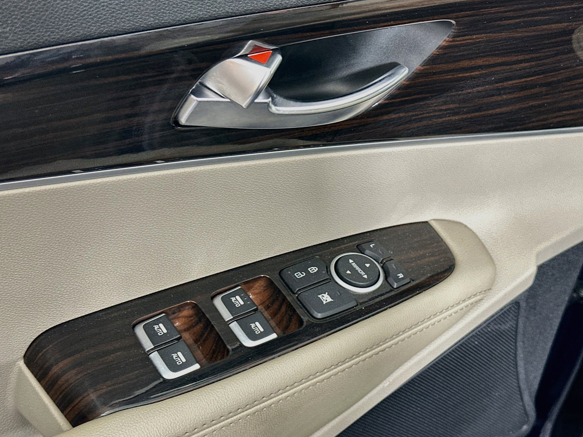 Used 2019 Kia Sorento AWD w/ LX Convenience Package image 15