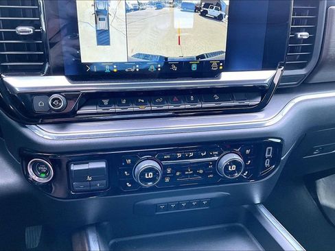 Used 2024 Chevrolet Silverado 3500 High Country w/ Technology Package AWD/4WD image 16