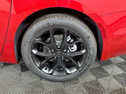 New 2026 Chrysler Pacifica Limited w/ Uconnect Theater Family Group image 17