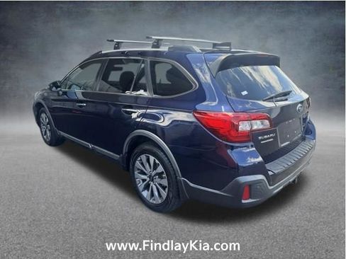 Used 2018 Subaru Outback 3.6R Touring w/ Popular Package #3 AWD/4WD image 2