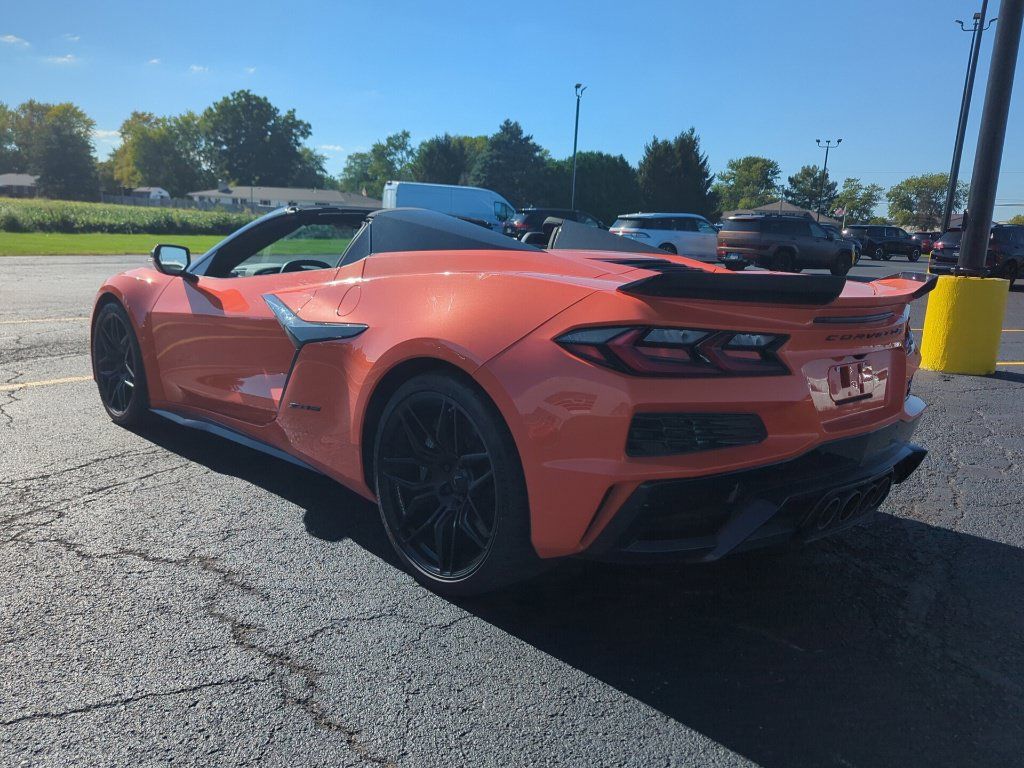 Used 2025 Chevrolet Corvette Z06 RWD image 5