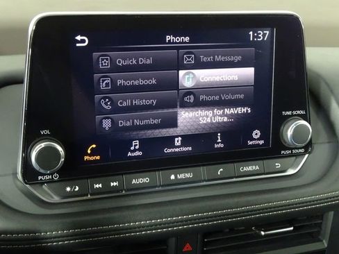 Used 2023 Nissan Rogue SV image 31