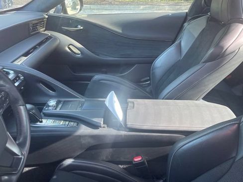 Used 2018 Lexus LC 500 Coupe w/ Performance Package RWD image 9