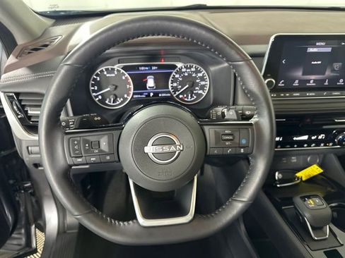 Used 2023 Nissan Rogue SV w/ SV Premium Package image 14