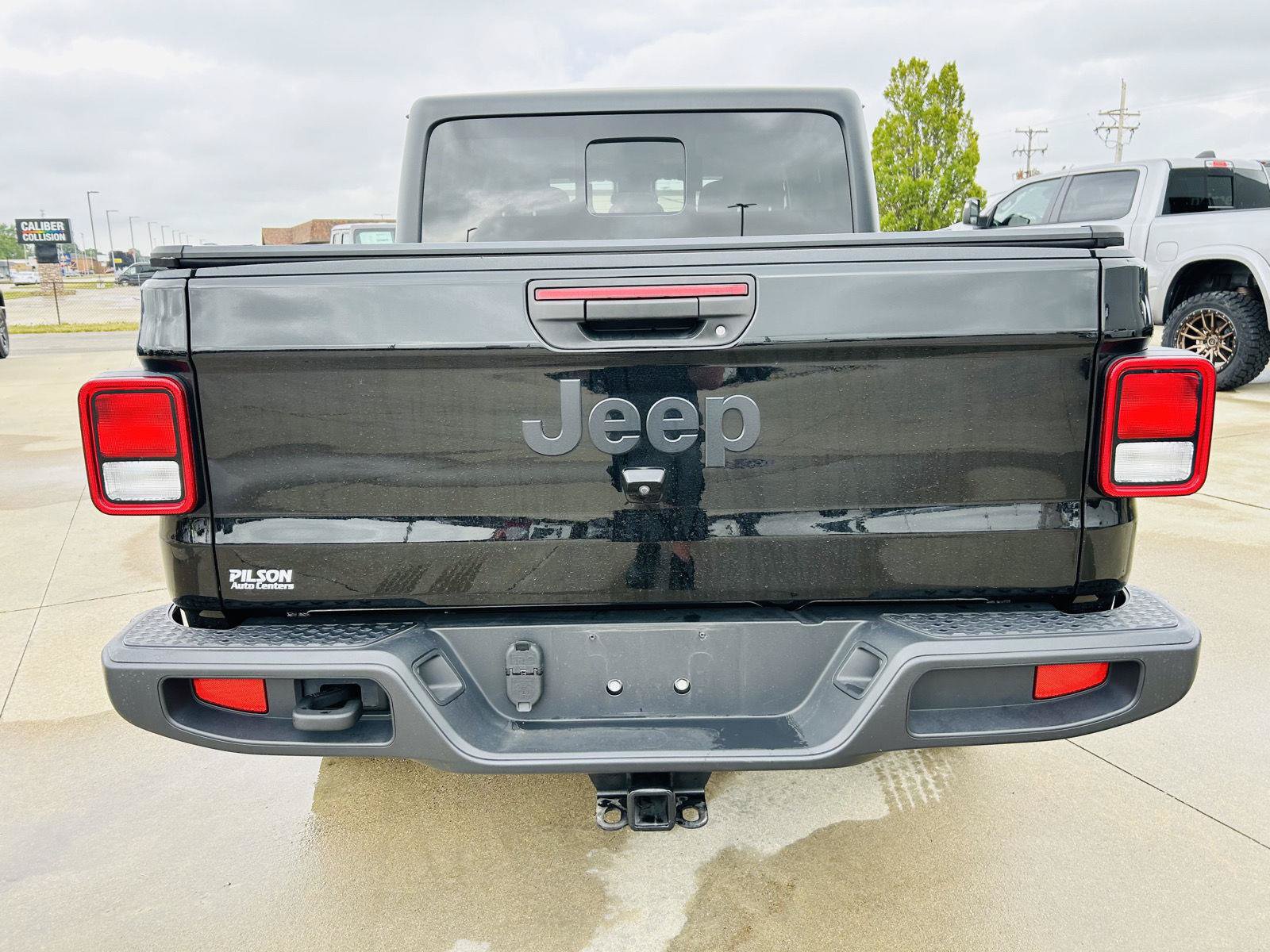 Used 2024 Jeep Gladiator Sport AWD/4WD image 35