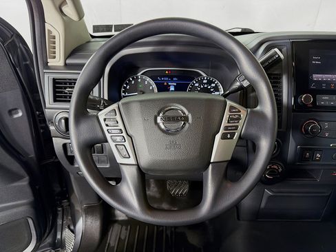 Used 2022 Nissan Titan SV w/ Accessory Utility Package image 13