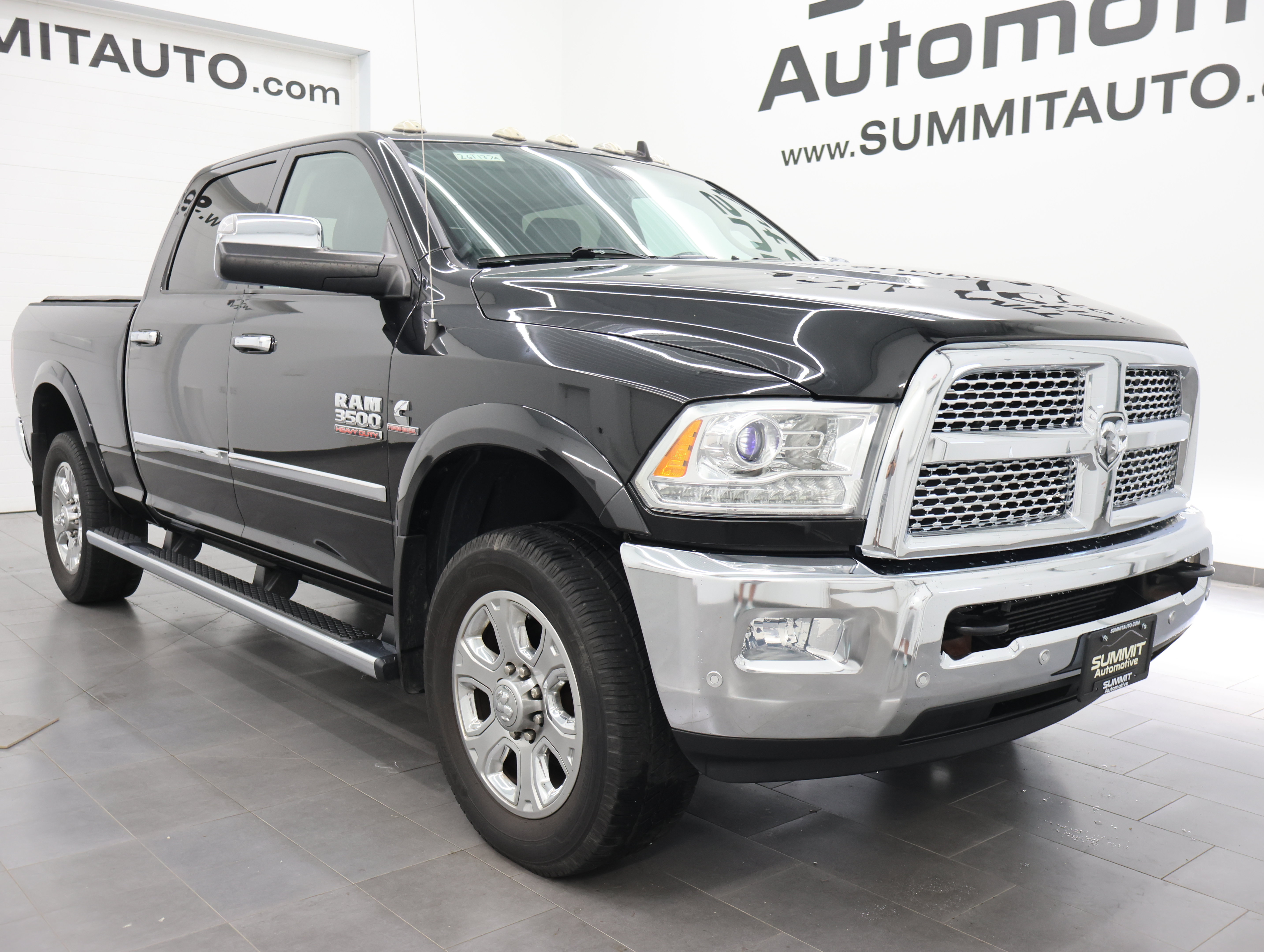 Used 2016 RAM 3500 Laramie AWD/4WD image 2