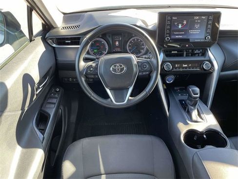 Used 2021 Toyota Venza LE image 14