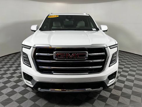 Used 2025 GMC Yukon Elevation AWD/4WD image 2