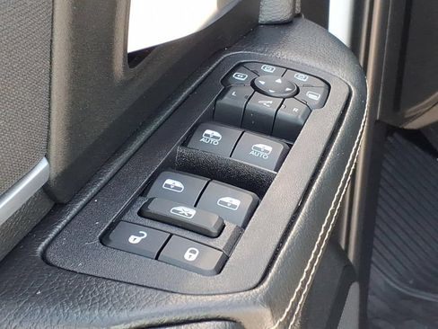 Used 2025 RAM 2500 Big Horn AWD/4WD image 12