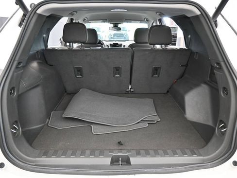 Used 2023 Chevrolet Equinox LT image 39