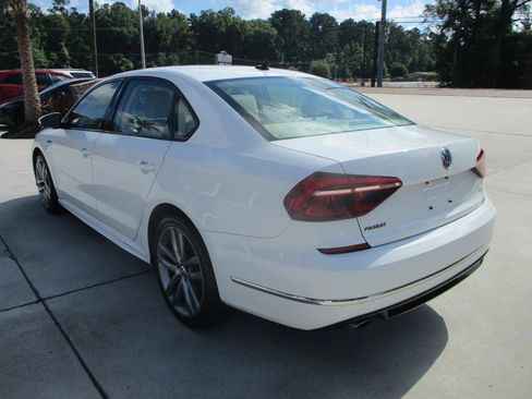 Used 2018 Volkswagen Passat 2.0T R-Line FWD image 11