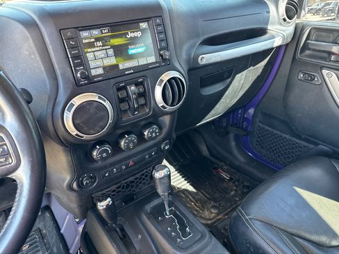 Used 2017 Jeep Wrangler Unlimited Sahara w/ Max Tow Package image 27