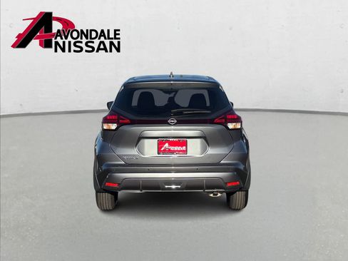 Used 2025 Nissan Kicks Play S image 4