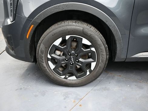 Used 2024 Kia Sorento S AWD/4WD image 12