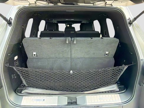 Used 2023 Lexus LX 600 F Sport image 12