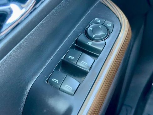 Used 2019 GMC Acadia SLE FWD image 27