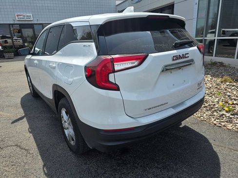 Used 2024 GMC Terrain SLE AWD/4WD image 4