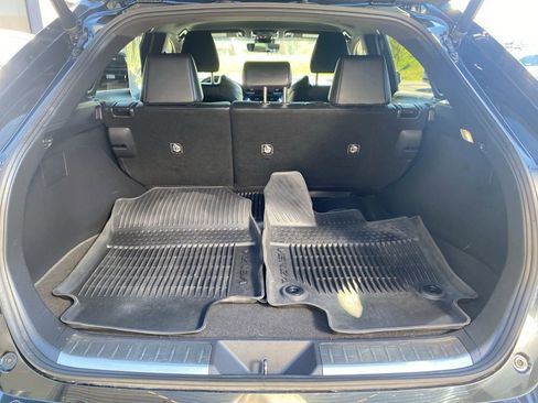 Used 2021 Toyota Venza XLE w/ Softex Package image 17