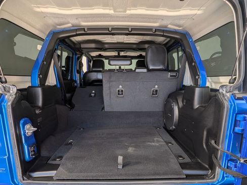 Used 2022 Jeep Wrangler Unlimited Sahara image 28