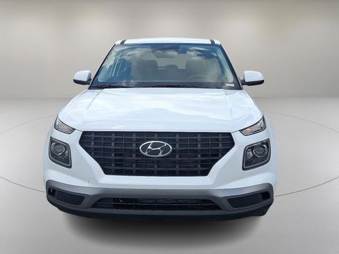 New 2025 Hyundai Venue SE image 2