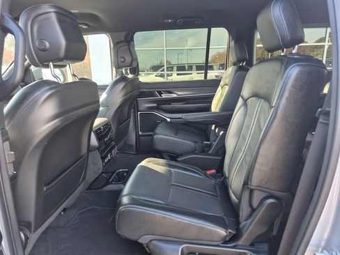 Used 2024 Jeep Wagoneer Series III image 14