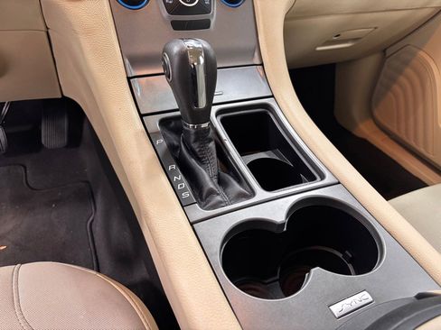 Used 2018 Ford Taurus SE image 14