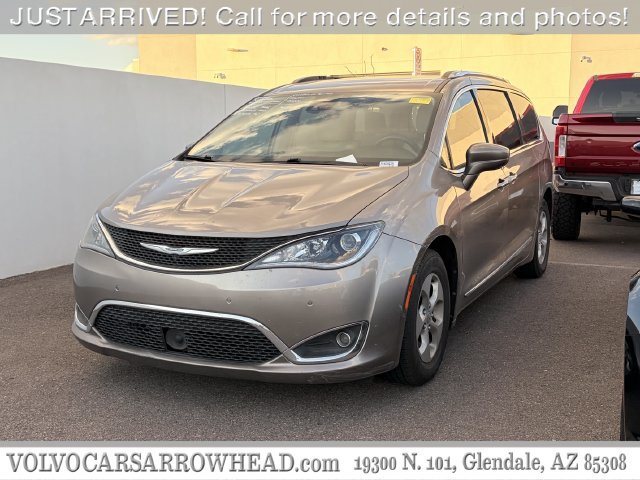 Used 2017 Chrysler Pacifica Touring-L Plus FWD image 1
