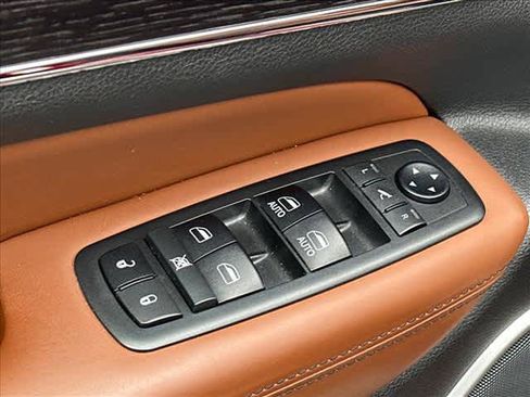 Used 2018 Jeep Grand Cherokee Summit w/ Trailer Tow Group IV image 17