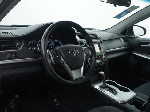 Used 2014 Toyota Camry SE image 16