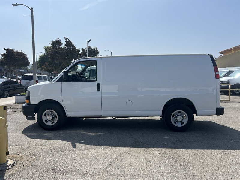Used 2019 Chevrolet Express 2500 w/ Driver Convenience Package RWD image 4