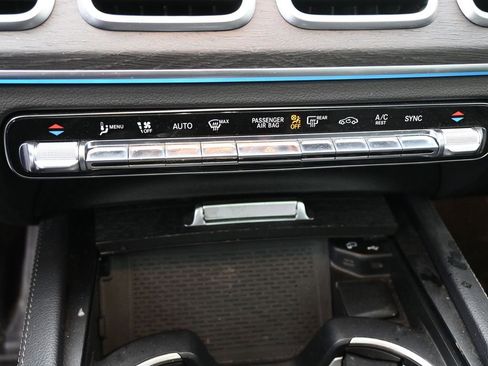 Used 2020 Mercedes-Benz GLS 450 4MATIC image 31