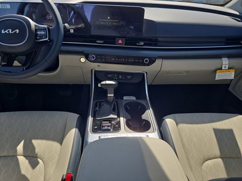 New 2026 Kia Carnival EX image 15