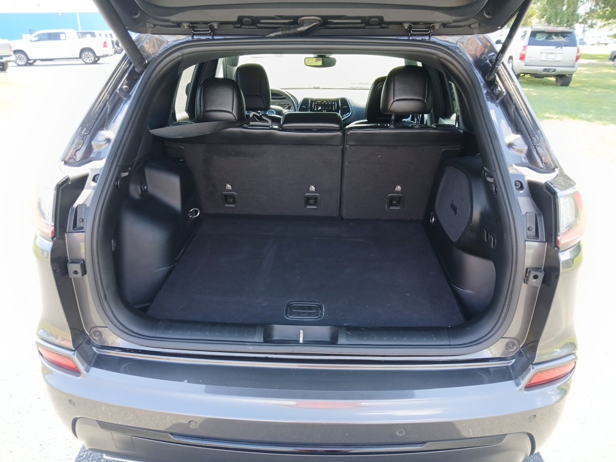 Used 2019 Jeep Cherokee High Altitude FWD image 27
