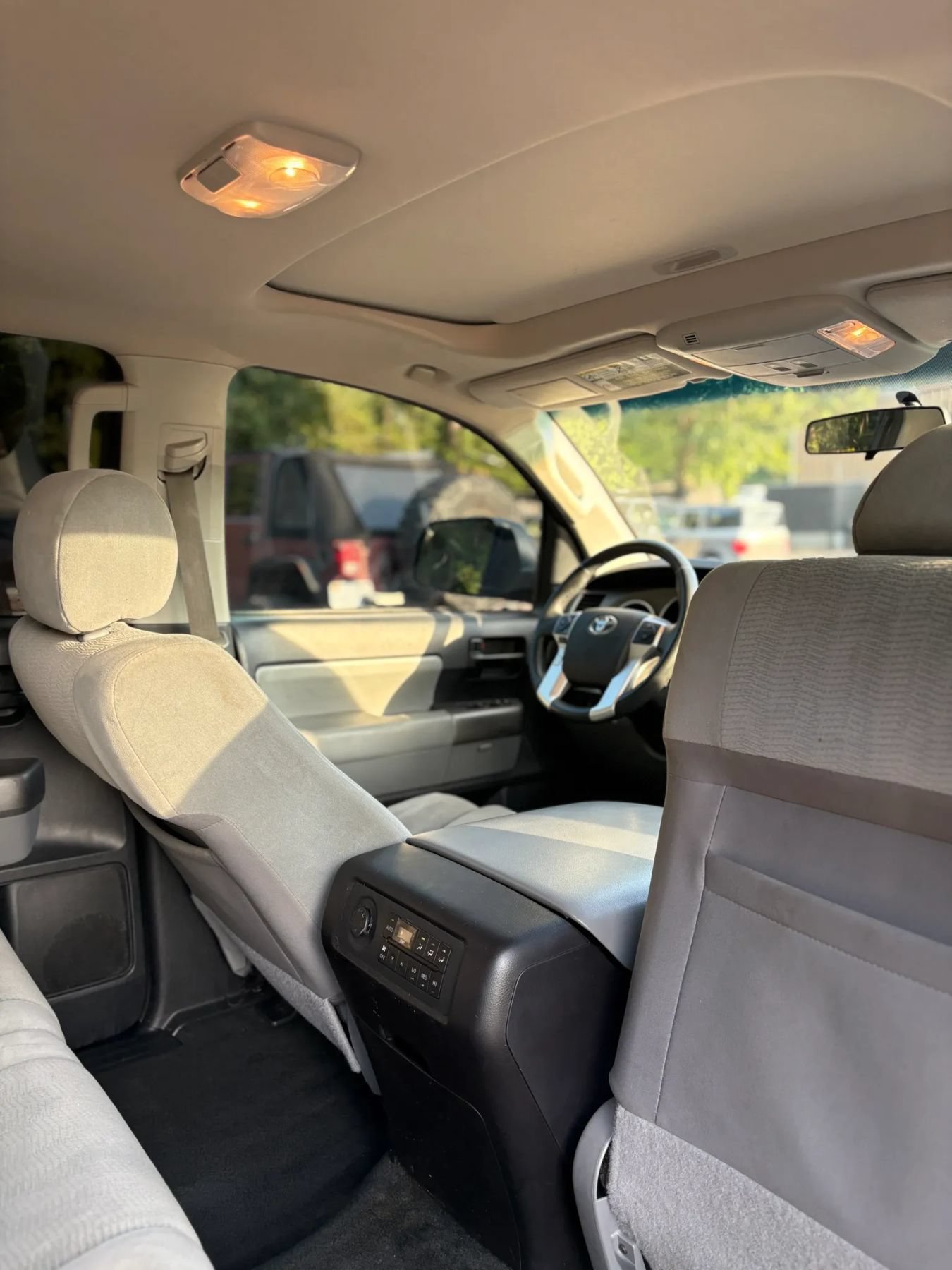 Used 2016 Toyota Sequoia SR5 AWD/4WD image 26