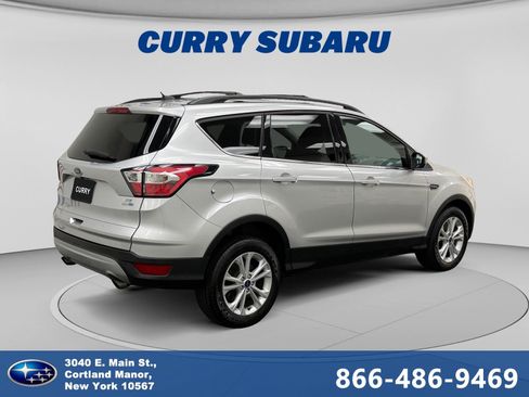 Used 2017 Ford Escape SE w/ Equipment Group 201A AWD/4WD image 5